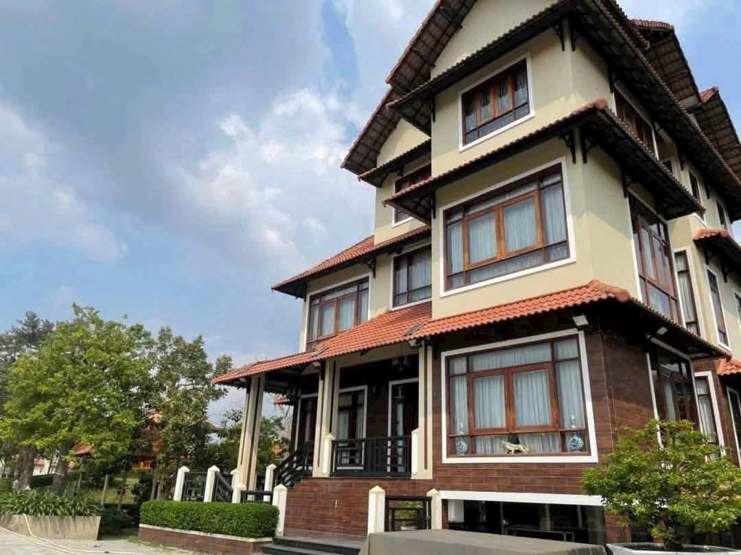 BIỆT THỰ VƯỜN 3.000M² CỦ CHI – GIẢM SỐC TỪ 40T CÒN 23T – CÁCH SG CHỈ 35KM