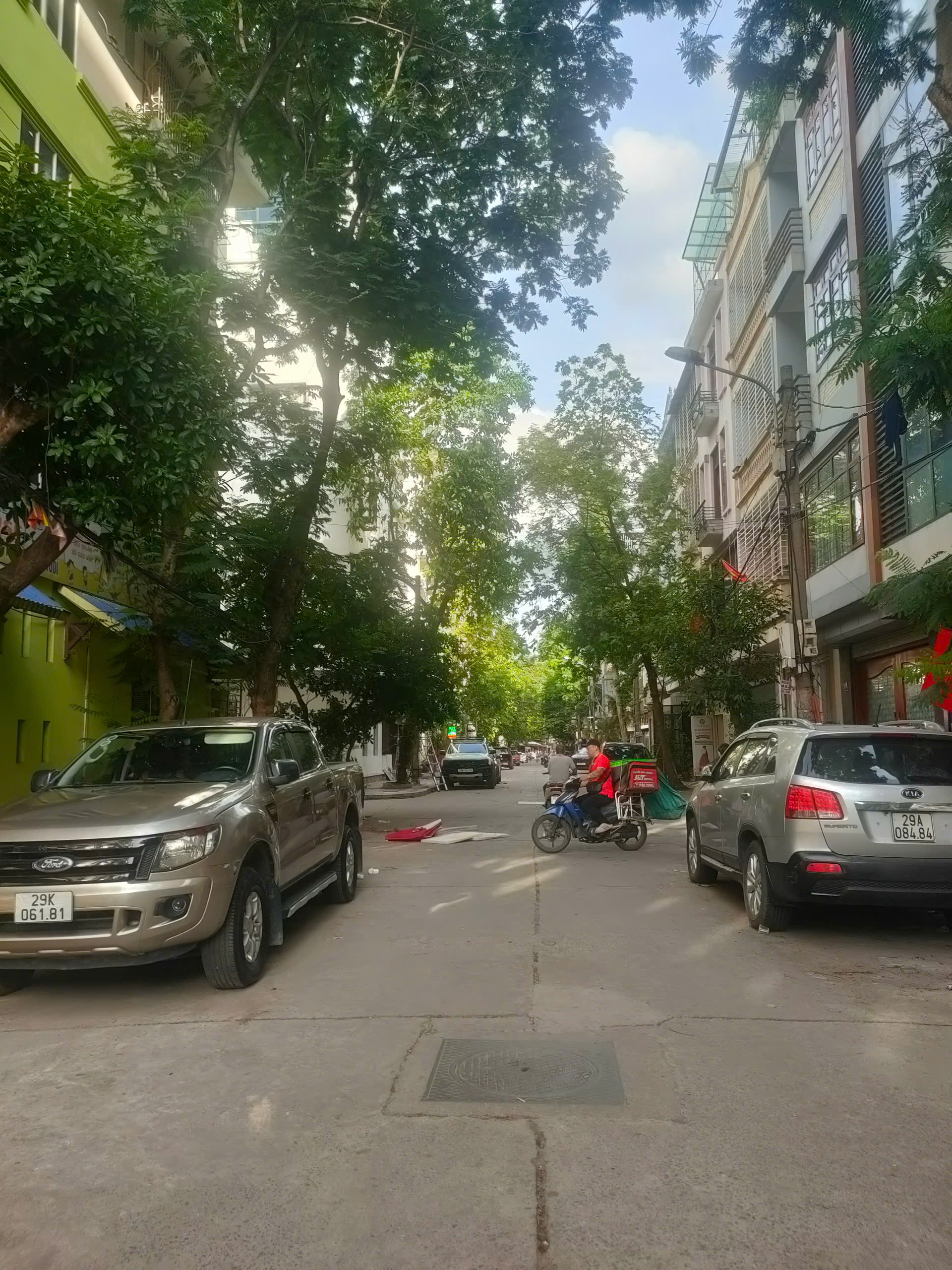 BÁN NHÀ CÀU GIẤY, PHÂN LÔ, ÔTÔ TRÁNH, VỈA HÈ KINH DOANH, DT 61M2, MT 5.1M, GIÁ 22 TỶ