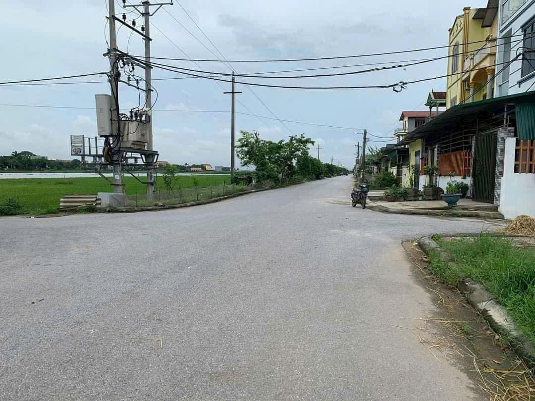 CẦN TIỀN BÁN GẤP LÔ ĐẤT PHẬT TÍCH, TIÊN DU, BẮC NINH - 63M2 - MẶT ĐƯỜNG NHỰA TRỤC CHÍNH - GIÁ TỐT ĐẦU TƯ 2Tỷ500