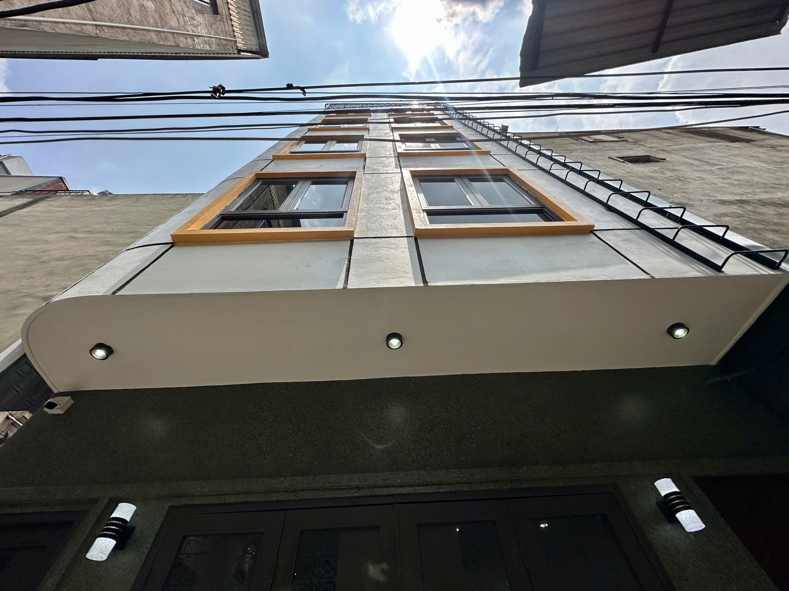 (Tin thật 100%) Bán tòa CHDV lô góc 49m2 x 13CH ở Tu Hoàng - Dòng tiền 720 triệu/năm - Cách phố 45m