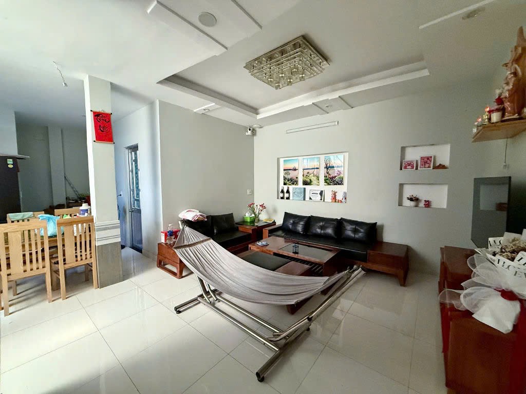 NHÀ ĐẸP - GIÁ TỐT - CHÍNH CHỦ Cần Bán Nhanh Căn Nhà Tại Phường Phú Thuận Quận 7, HCM
