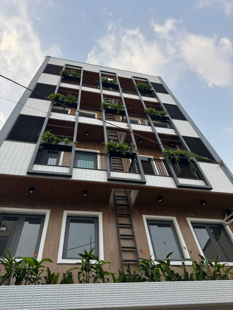 BÁN NHÀ 5 TẦNG – 22 PHÒNG CĂN HỘ DỊCH VỤ DÒNG TIỀN 120tr/THÁNG NGAY MẶT TIỀN NGUYỄN SÚY, TÂN PHÚ