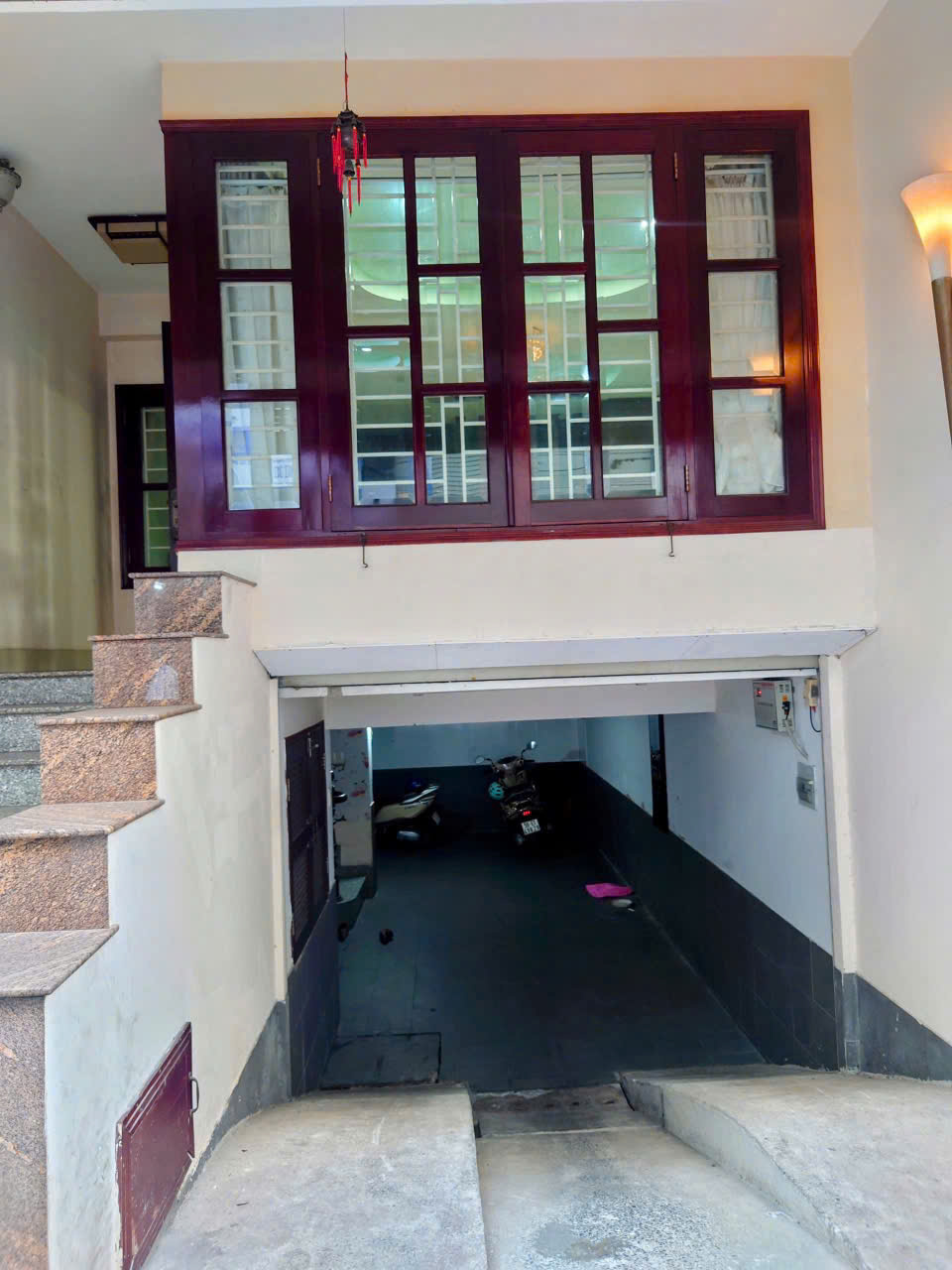 Chị gái bán gấp Nhà trung tâm Phú Nhuận, 4 tầng + hầm, xe hơi đậu cửa, tiện ở & đầu tư.