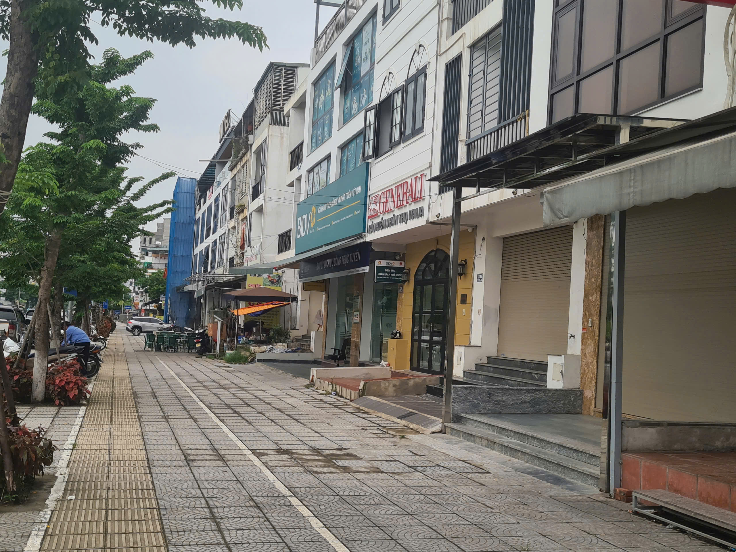 Bán nhà Ao Sào - Vỉa hè đá bóng - Đường mênh mông - Nhà ĐẸP - Giá chỉ 27 tỷ - Diện tích 63
