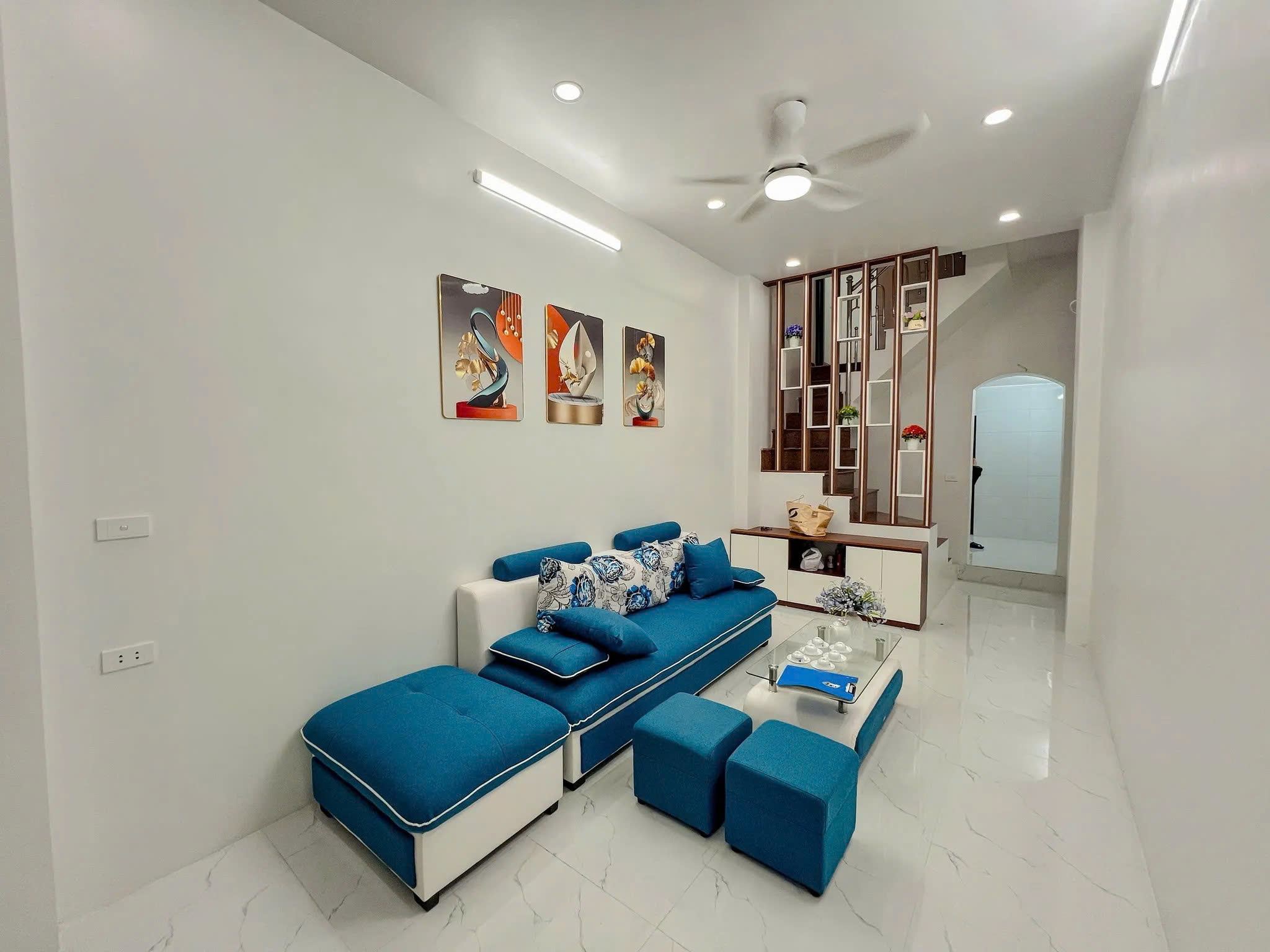 Cần bán nhà Văn Chương, 40m2, 5 tầng mới cứng, trung tâm Đống Đa, Chỉ 6.6 tỷ ở ngay