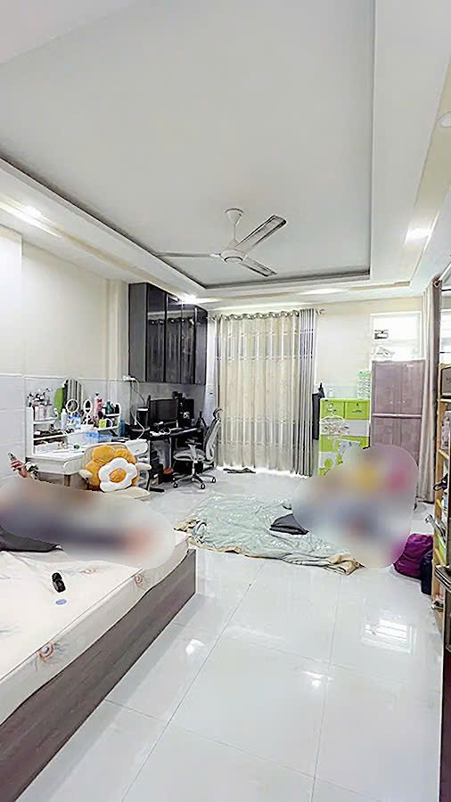 MẶT TIỀN, ngang 5.3m, 3 tầng x 72m2, giá chỉ 14.5 tỷ, Đồng Đen TB