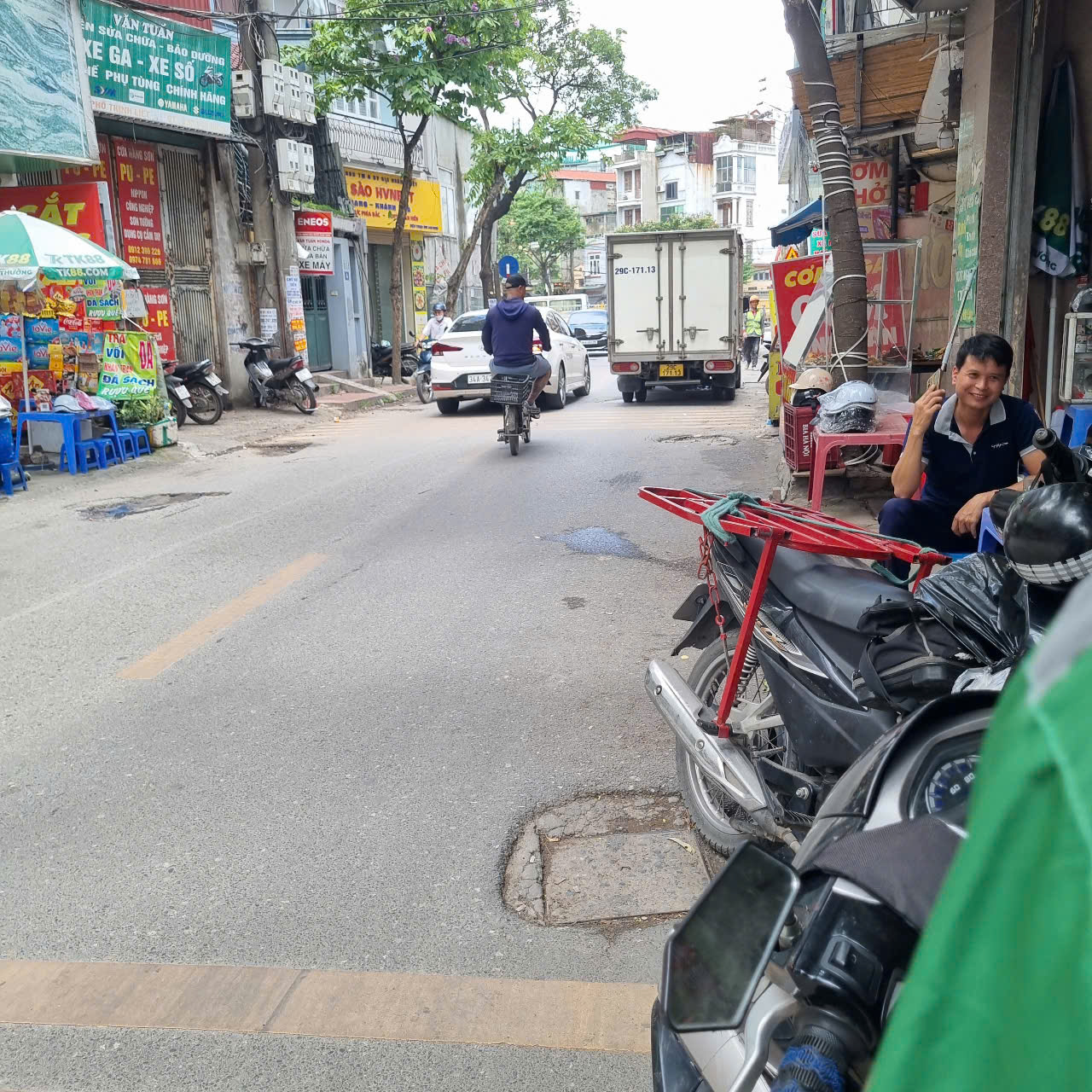 Siêu phẩm mặt phố Thịnh Liệt - trung tâm Hoàng Mai DT 45m2 x 2 tầng. Ô tô tránh, KD bất chấp