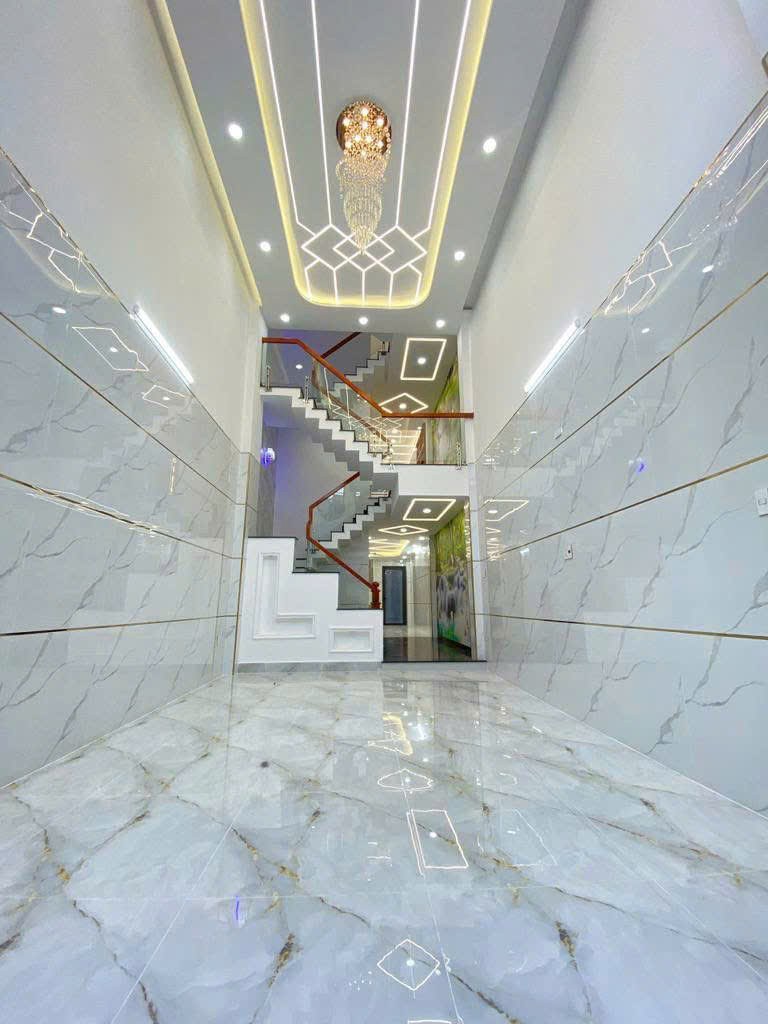 NHÀ MỚI ĐẸP LUNG LINH – 5 TẦNG KIÊN CỐ – THANG MÁY XỊN SÒ – NGAY HƯƠNG LỘ 2 – NGÃ TƯ BỐN XÃ