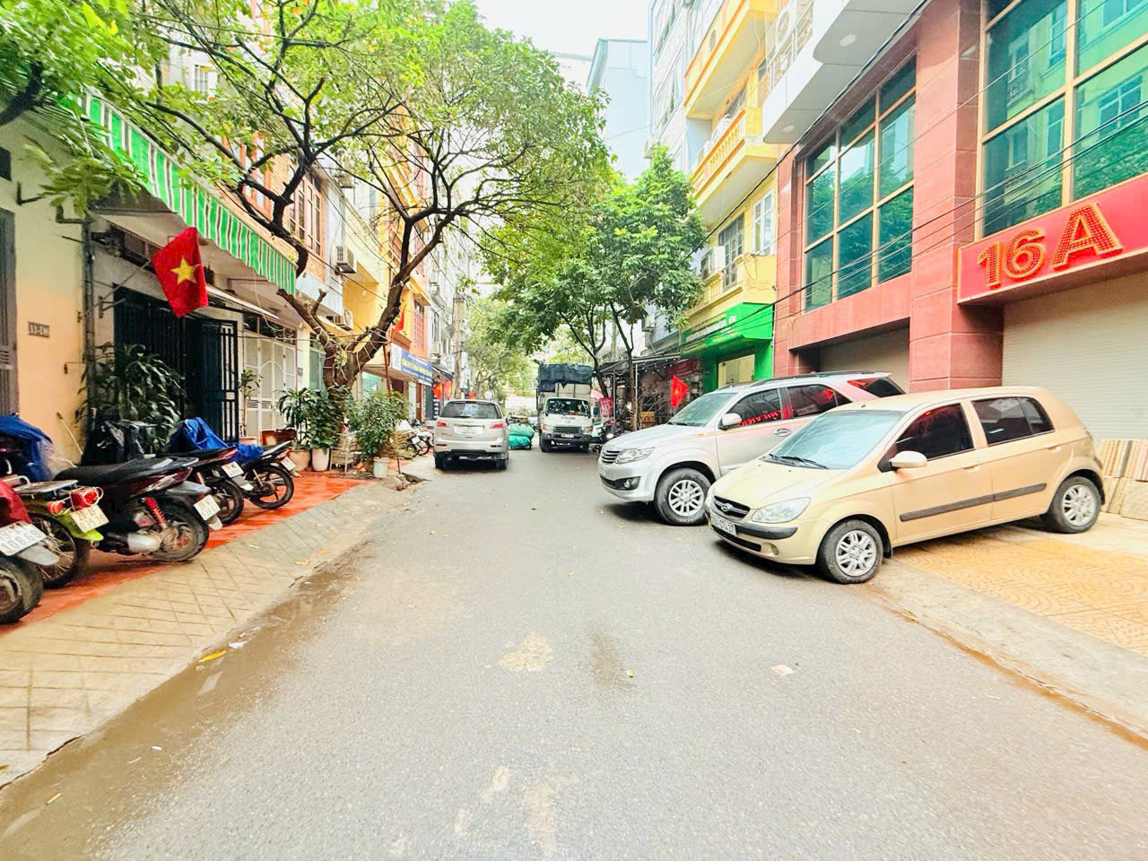 Phân lô Nguyễn Chí Thanh,oto tránh vòng quanh,1 nhà ra mặt phố,kinh doanh,nhà dân xây kiên cố