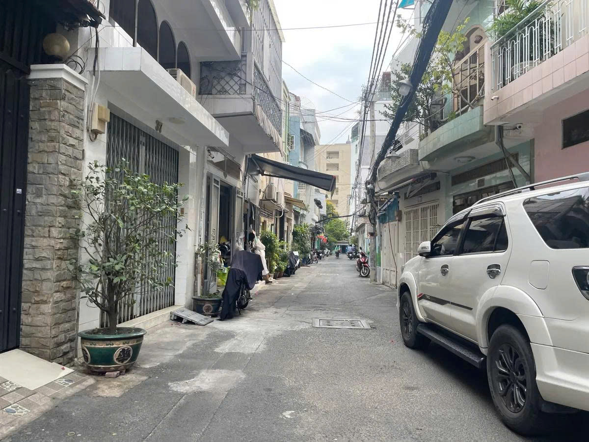 Nhà Lô Góc Trần Đình Xu Q1 – 5 Tầng – 6PN – Chỉ 8.2 Tỷtl -31m2, tiện ở cho thuê