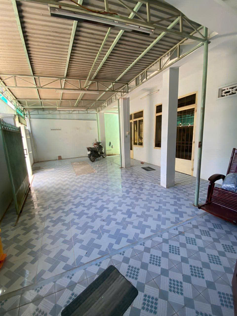 Bán đất tặng kèm nhà ở gần đường 2/4 khu AT Vĩnh Hải , Nha Trang Giá 3 tỷ 640 triệu Giá : 3 tỷ 640 triệu mọi thông