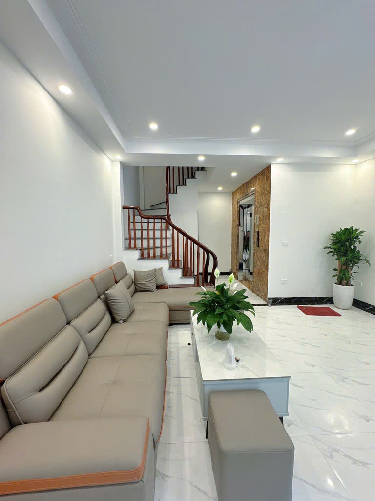 Thạch Bàn - Nhà mới tinh - Thang máy - Ô tô - 50m2 chỉ hơn 8 t.ỷ