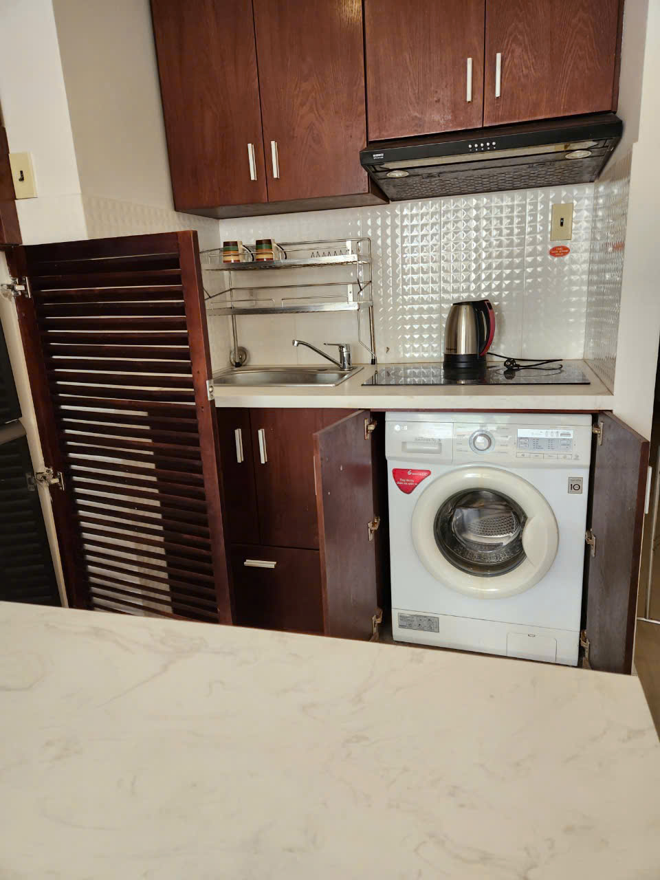 Bán toàn căn hộ Nguyễn Thiện Thuật vị trí: Hẻm Nguyễn Thiện Thuật, TP. Nha Trang diện tích đất : 47,8 m2 giá ban: 6,5