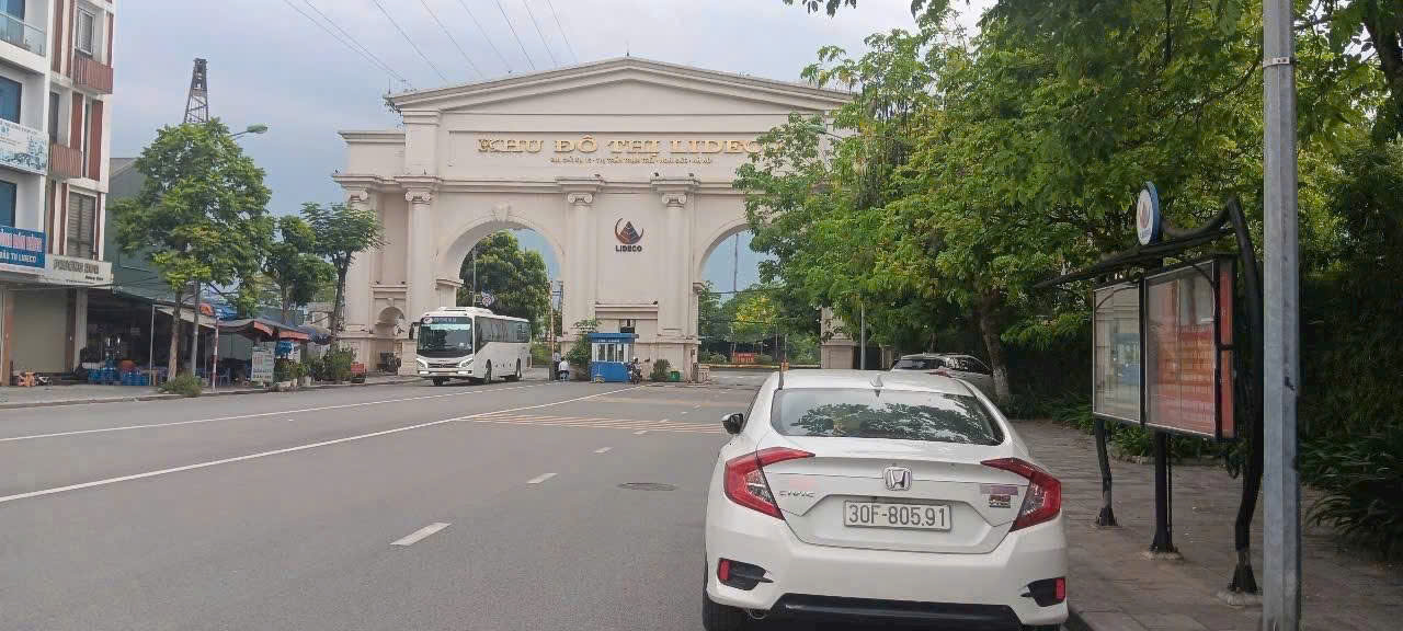 Bán đất phân lô, vỉa hè oto tránh kinh doanh, nhìn sang KĐT LIDECO, giá đầu tư.