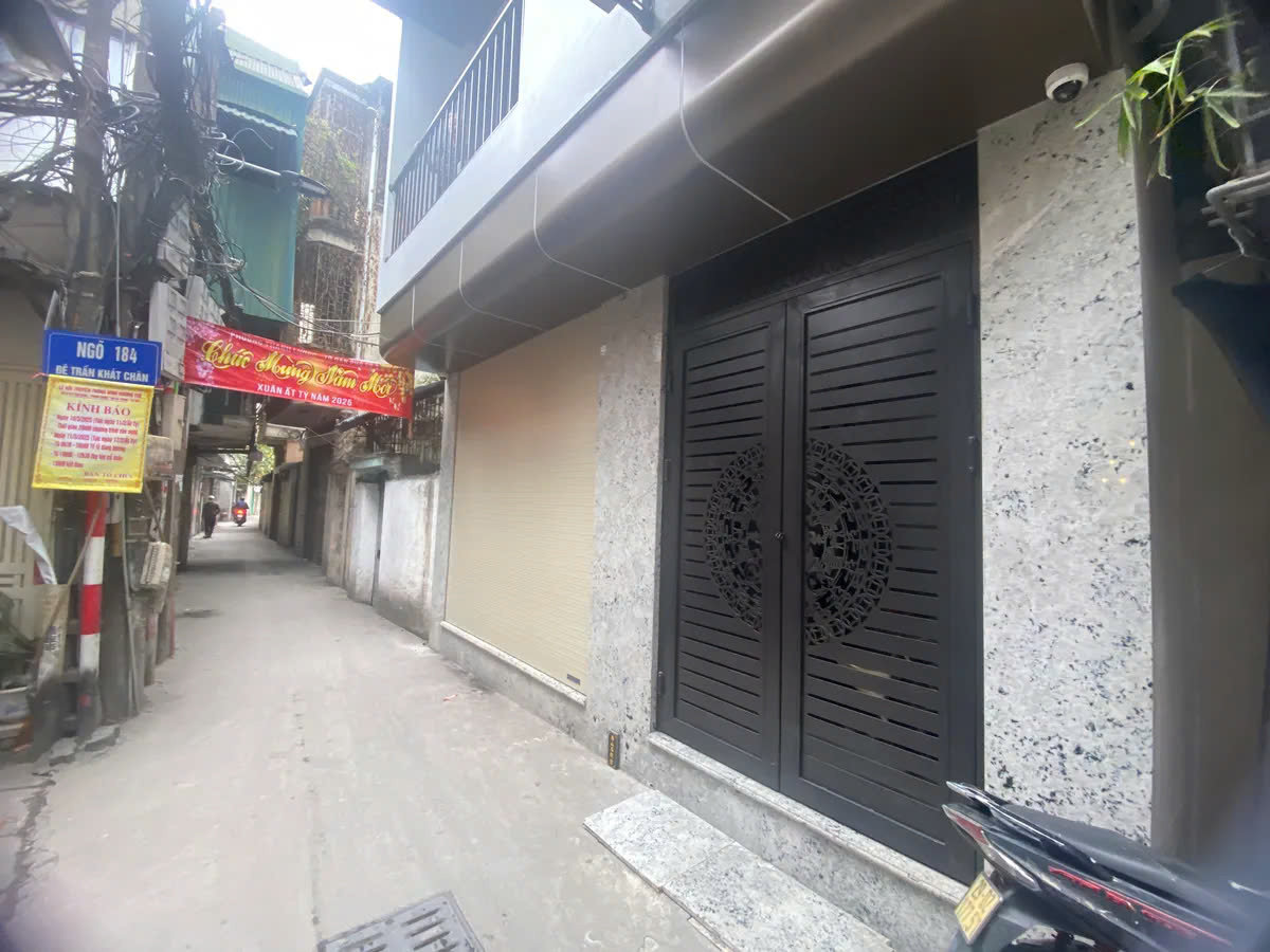 Kim Ngưu DT 40m x 6 tầng, MT 5.7m, full nội thất, thang máy. Ô tô, kinh doanh