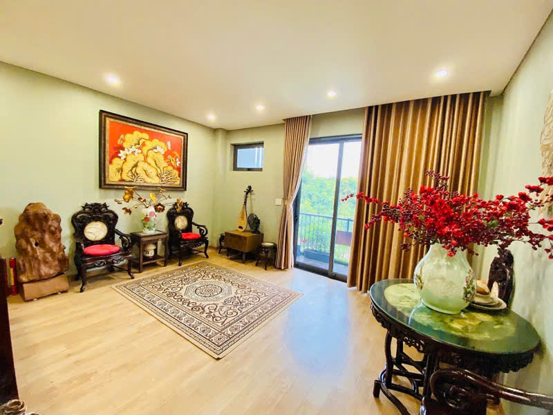 BÁN NHÀ LẠC LONG QUÂN, ÔTÔ ĐỖ CỬA, GẦN VƯỜN HOA, DÂN XÂY CHẤT, 52M2 NHỈNH 13 TỶ