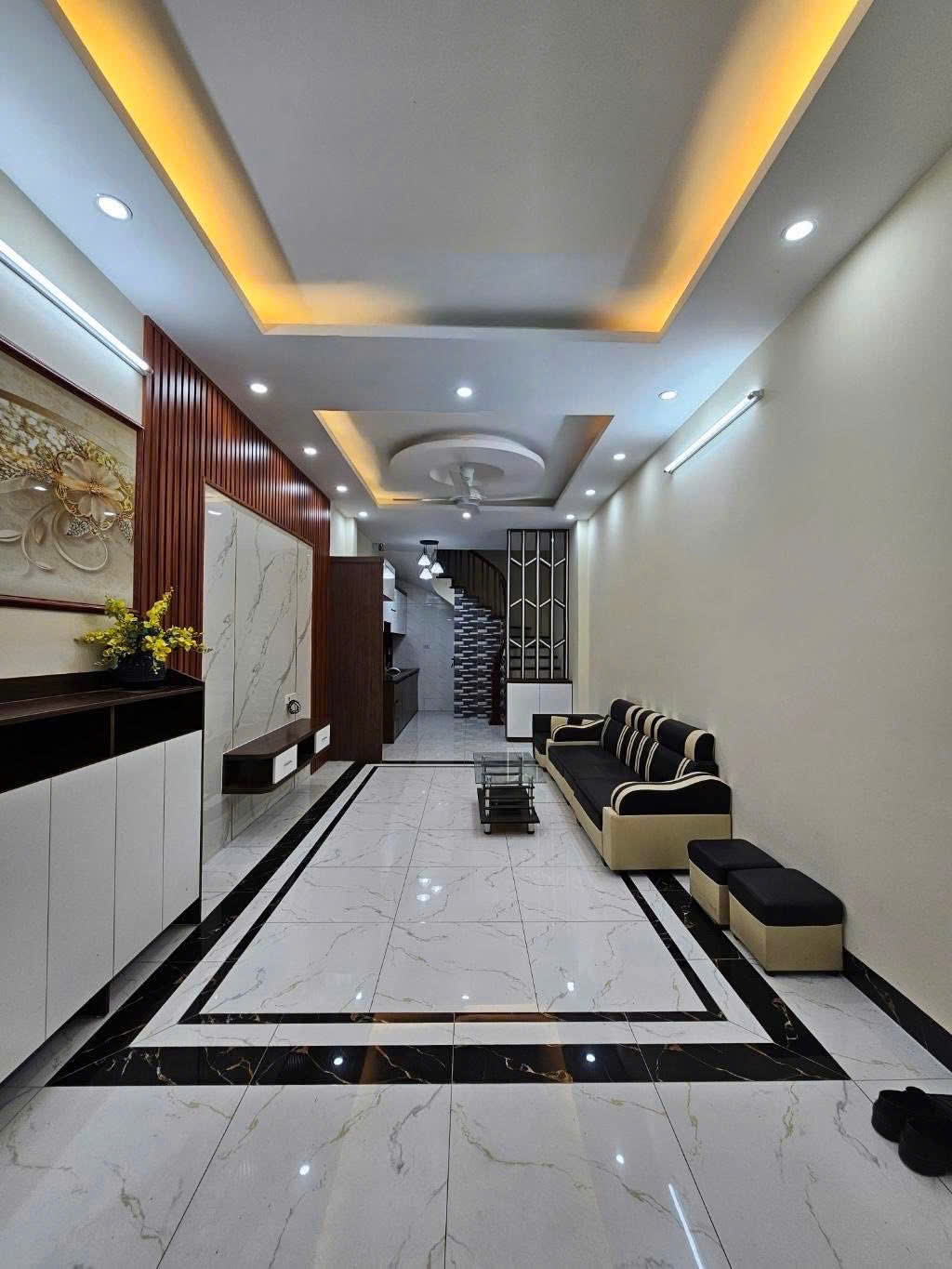 Tư Đình - Nhà 5 tầng 38m2 - Ô tô đỗ cửa - chỉ 6.9 tỷ