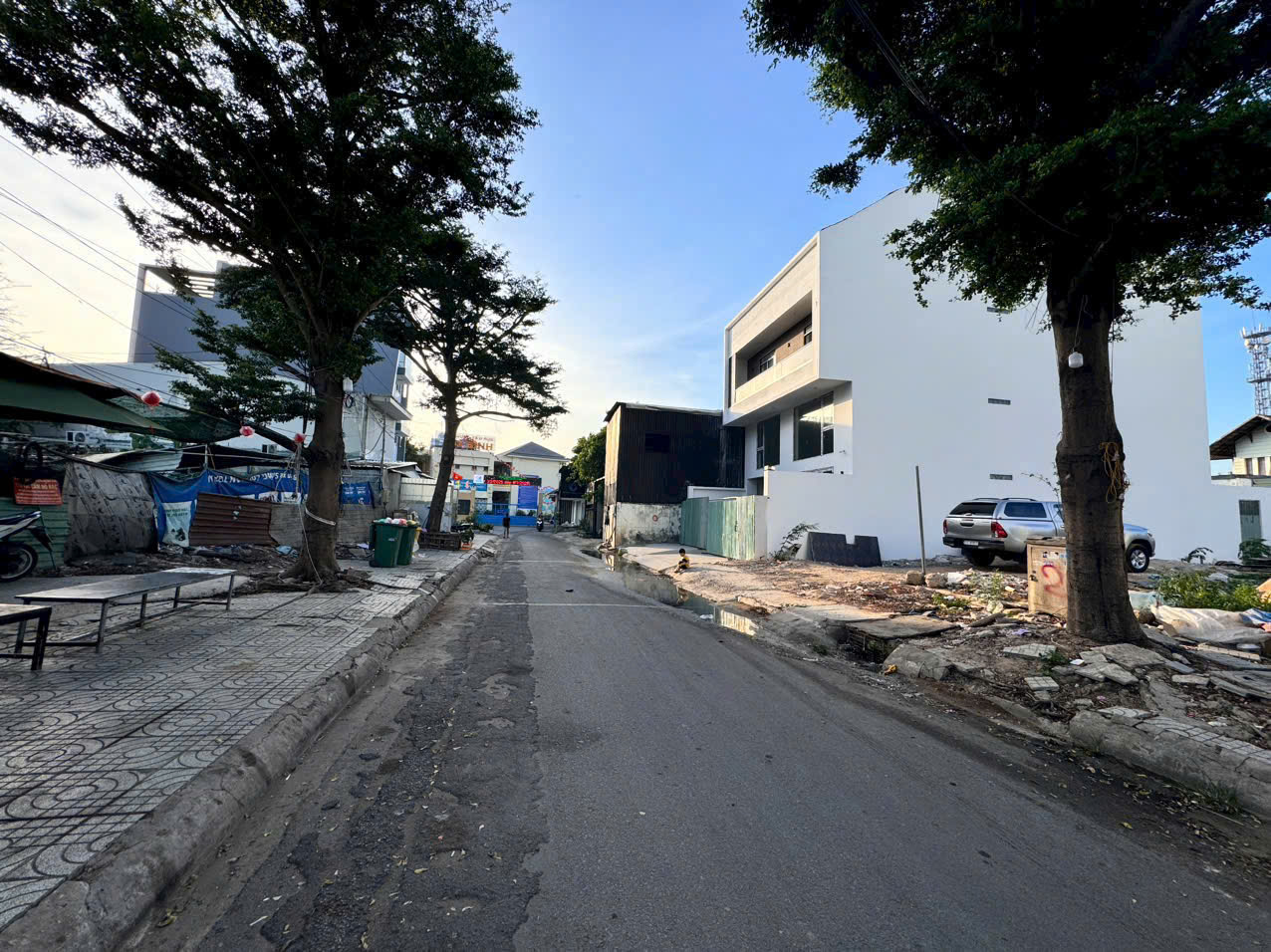 Bán đất góc 2 mt đường số 9 . Thảo Điền , Quận 2 - DT 91M2 = 14,5 TỶ .