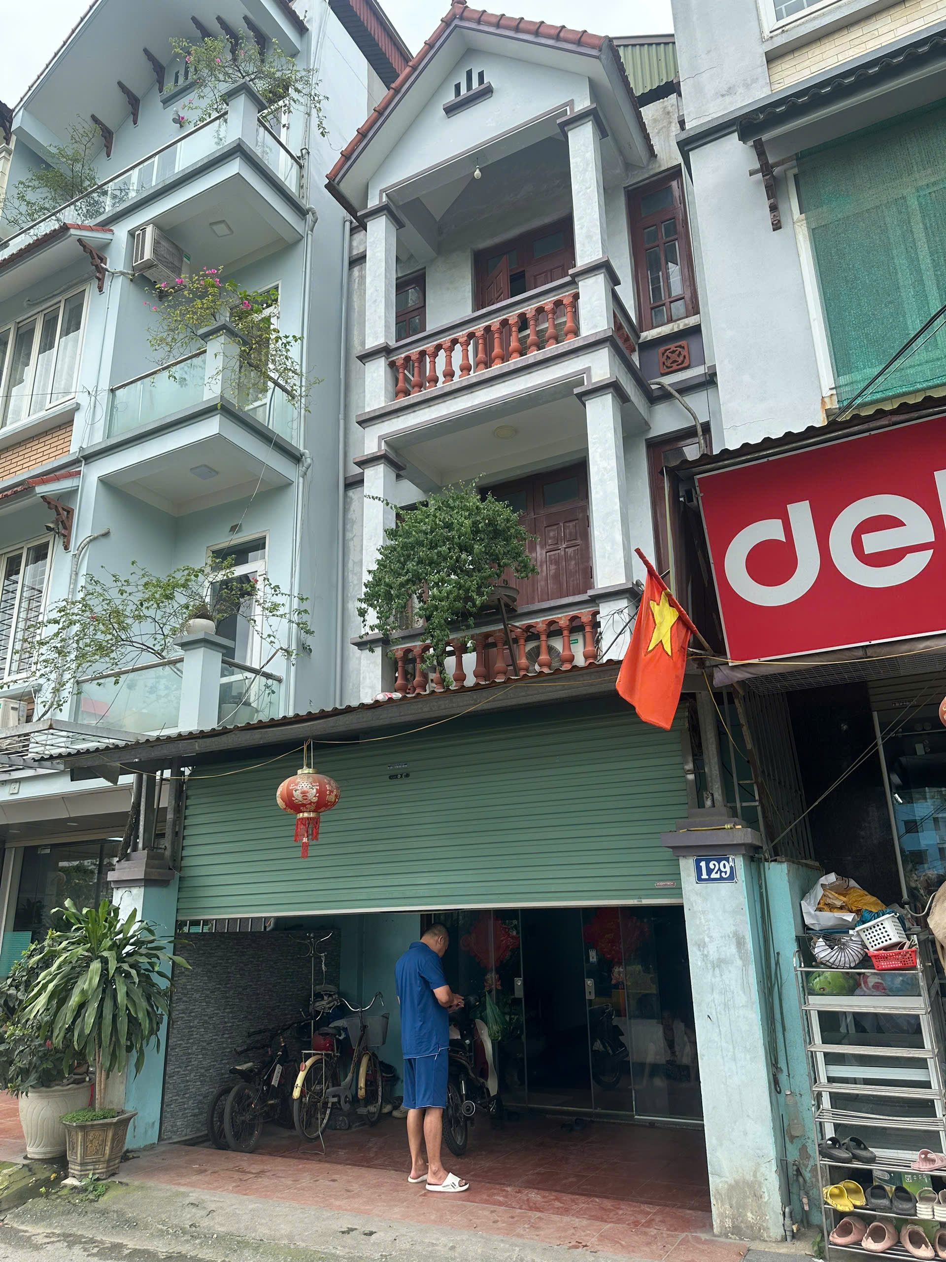 Nhà mặt phố Vạn Phúc kinh doanh sầm uất phân lô đẹp nhất