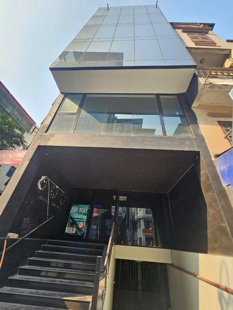 Mặt phố Thụy Khuê ,đối diện Sun Grand City,tòa nhà văn phòng 8T,thang máy,mặt tiền quyền lực,154m2, 93 tỷ