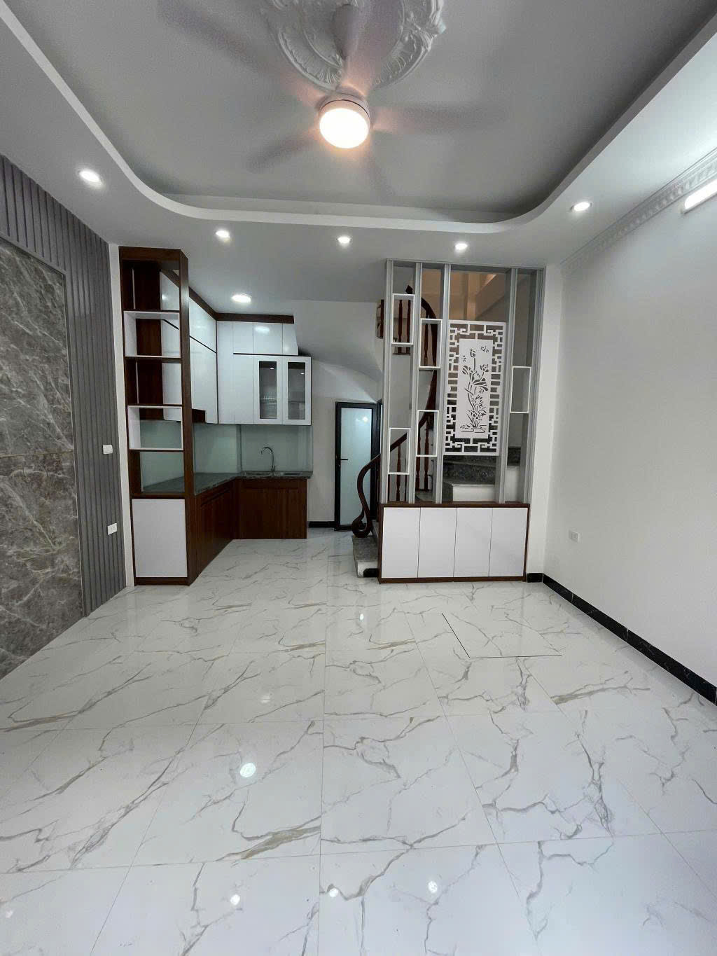 Thạch Bàn - Nhà cực đẹp - Xây độc lập - Ô tô - chỉ 5.8 tỷ