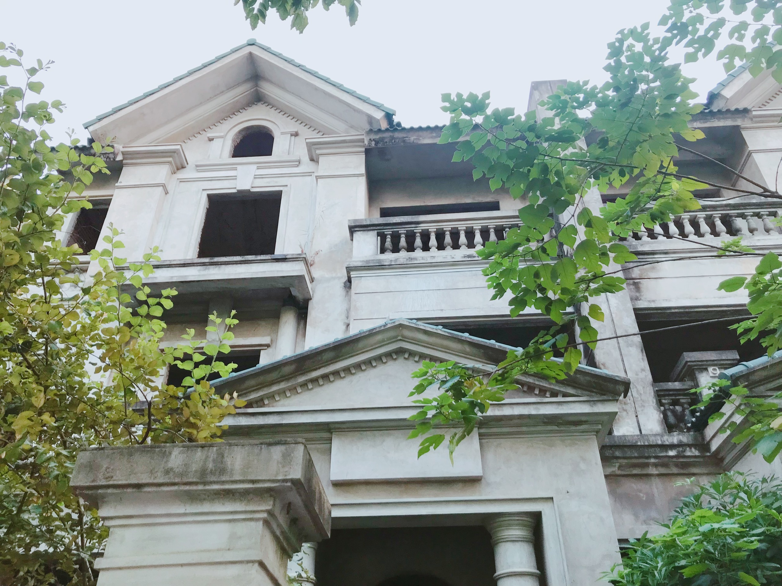 Cần bán BT mặt hồ K7 Ciputra – đất rộng 334m2, sau nhà nhìn ra hồ và công viên 65ha.