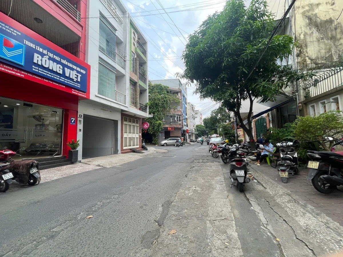 Mặt Tiền Kinh Doanh Đắc Địa – Khu Phan Xích Long – Nhà 4 Dòng Tiền 700triệu/năm!!!