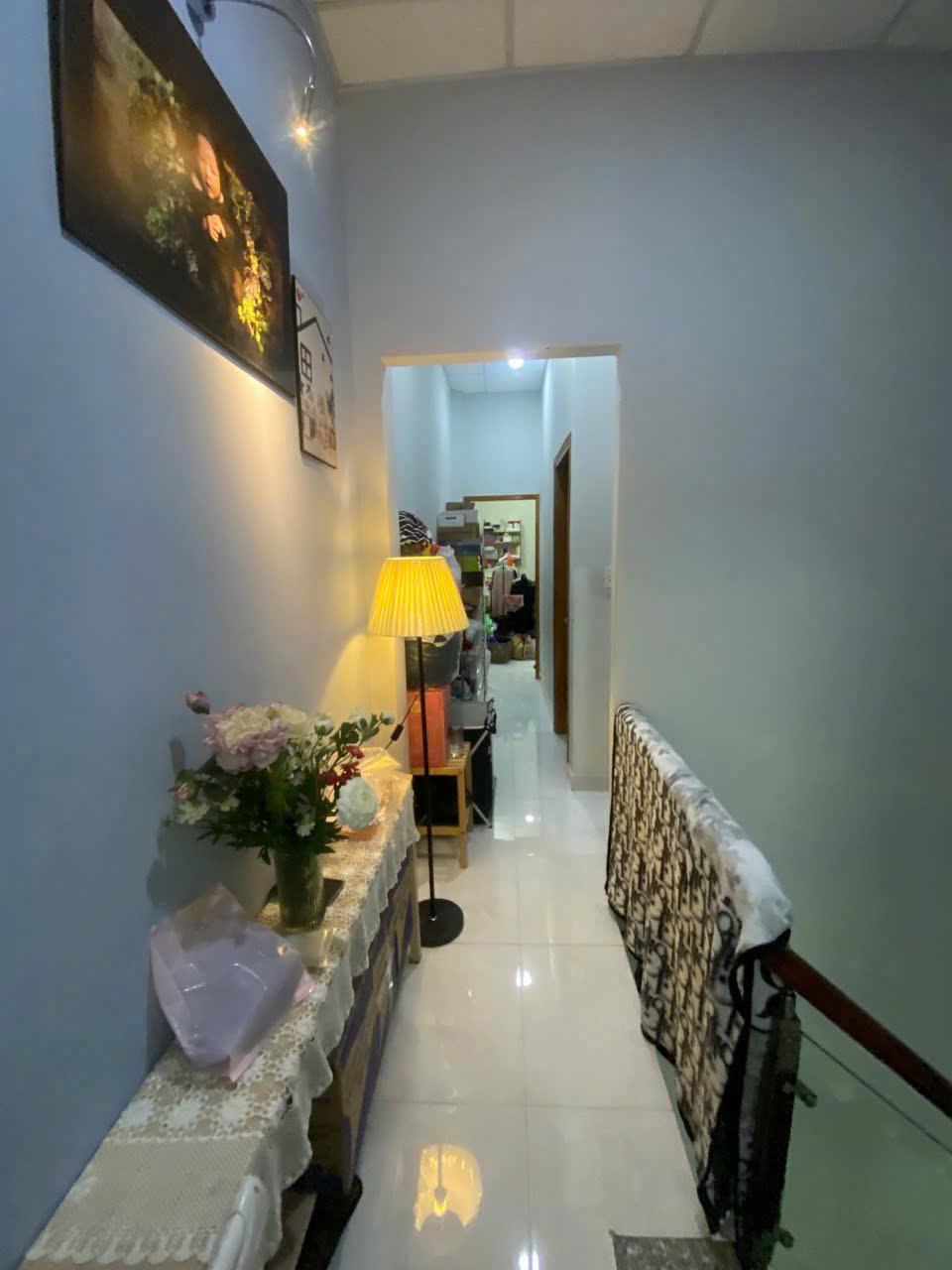  48m2