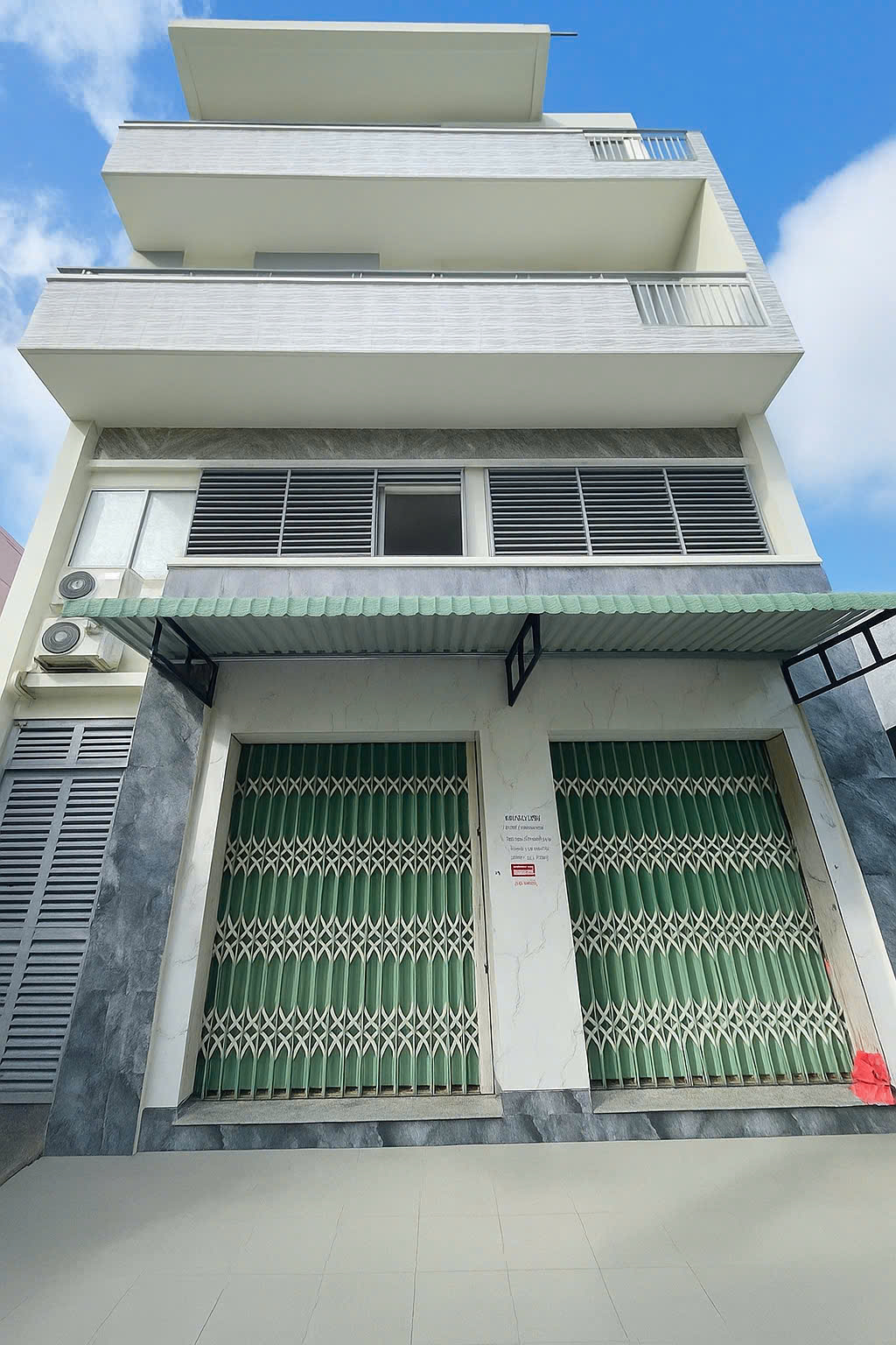 Bán tòa căn hộ dịch vụ 25 phòng, ngang 8,2m, thu nhập ổn định 60 triệu/tháng, giá chỉ 20,5 tỷ thương lượng