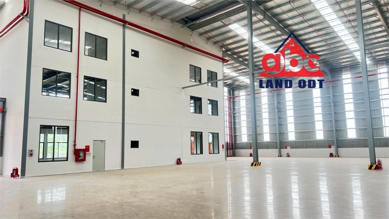 XT366 nhà xưởng hiện đại khung thép kiên cố, khuôn viên cây xanh thoáng mát. giao liền