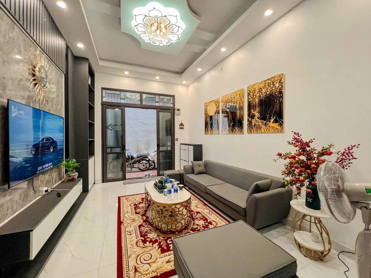 Bán nhà phố Hoàng Mai 30m2 x 4 tầng, full nội thất, nhà đẹp, ở ngay