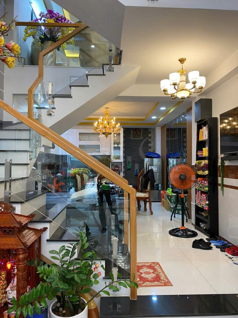 NHà HXH lã xuân oai long trường DT 60m, 3 tầng