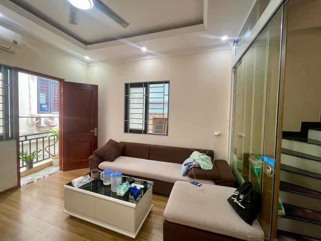 Long Biên - Sát cầu Trần Hưng Đạo - Nhà dân xây - 52m chỉ 7,2 t.ỷ