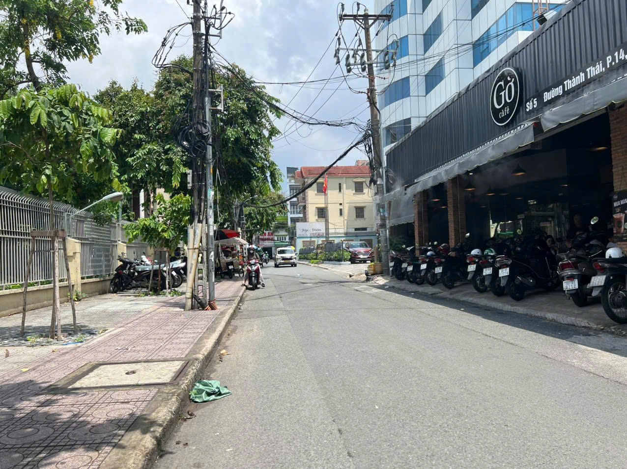 Bán Nhà Hẻm Xe Hơi Thành Thái Trung tâm Q10 40M Ra Mặt Tiền 5 Tầng 50M2 Sổ Vuông Hoàn Công Đầy Đủ Giá 8 Tỷ 020
