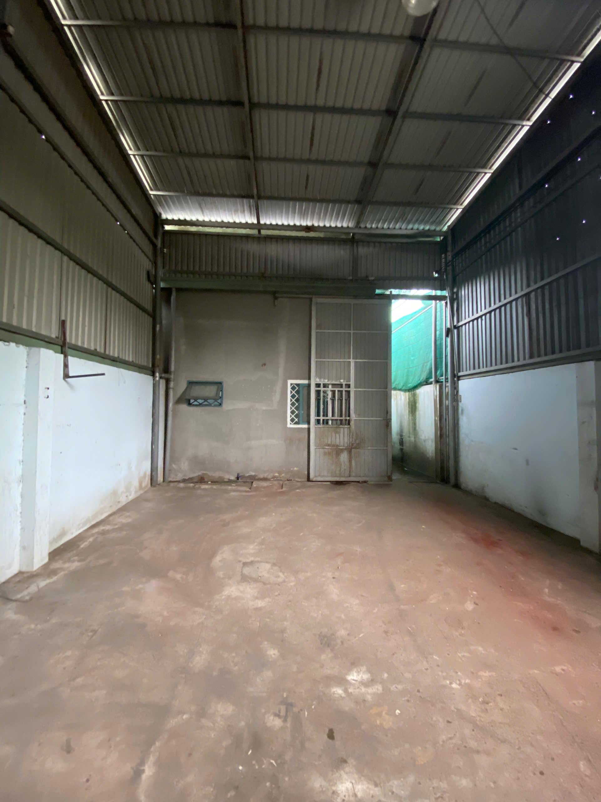 Chính chủ bán nhà xưởng sẵn điện 3 pha, đường xe tải, giá hơn 20tr/m2