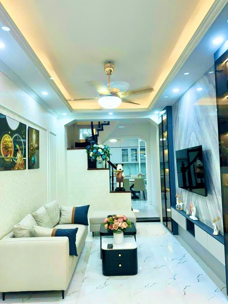 BÁN NHÀ ĐẸP ĐÔNG NGẠC – CÁCH 1 NHÀ RA Ô TÔ – 48M2 – GIÁ CHỈ 6.4 TỶ