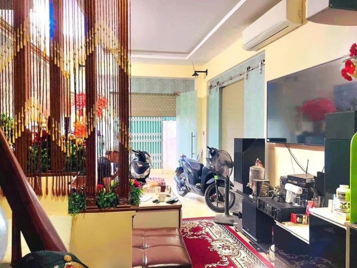 Lô góc 2 mặt tiền phố Tân Mai DT38m x 5 tầng, full nội thất. Ô tô qua nhà, kinh doanh đỉnh.