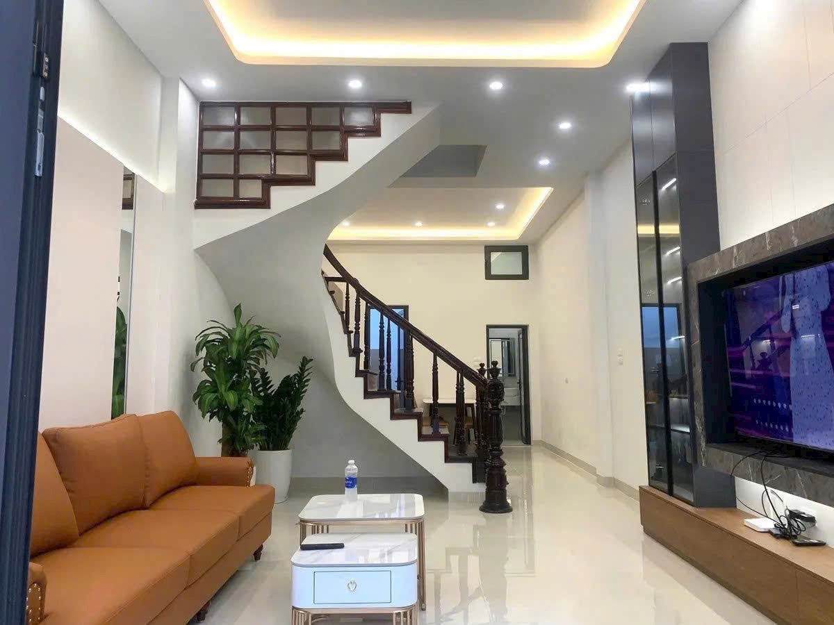 NHÀ MỚI ĐẸP LONG LANH - NGÕ THÔNG KĐT - 5 PHÒNG NGỦ - NỘI THẤT SANG TRỌNG