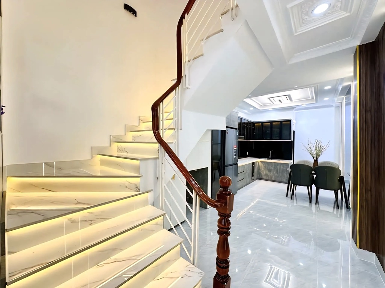 Nhà Mới 3 Lầu – Sát MT Huỳnh Tấn Phát – Ô Tô Đỗ Cửa Thoải Mái – Giá Siêu Tốt!