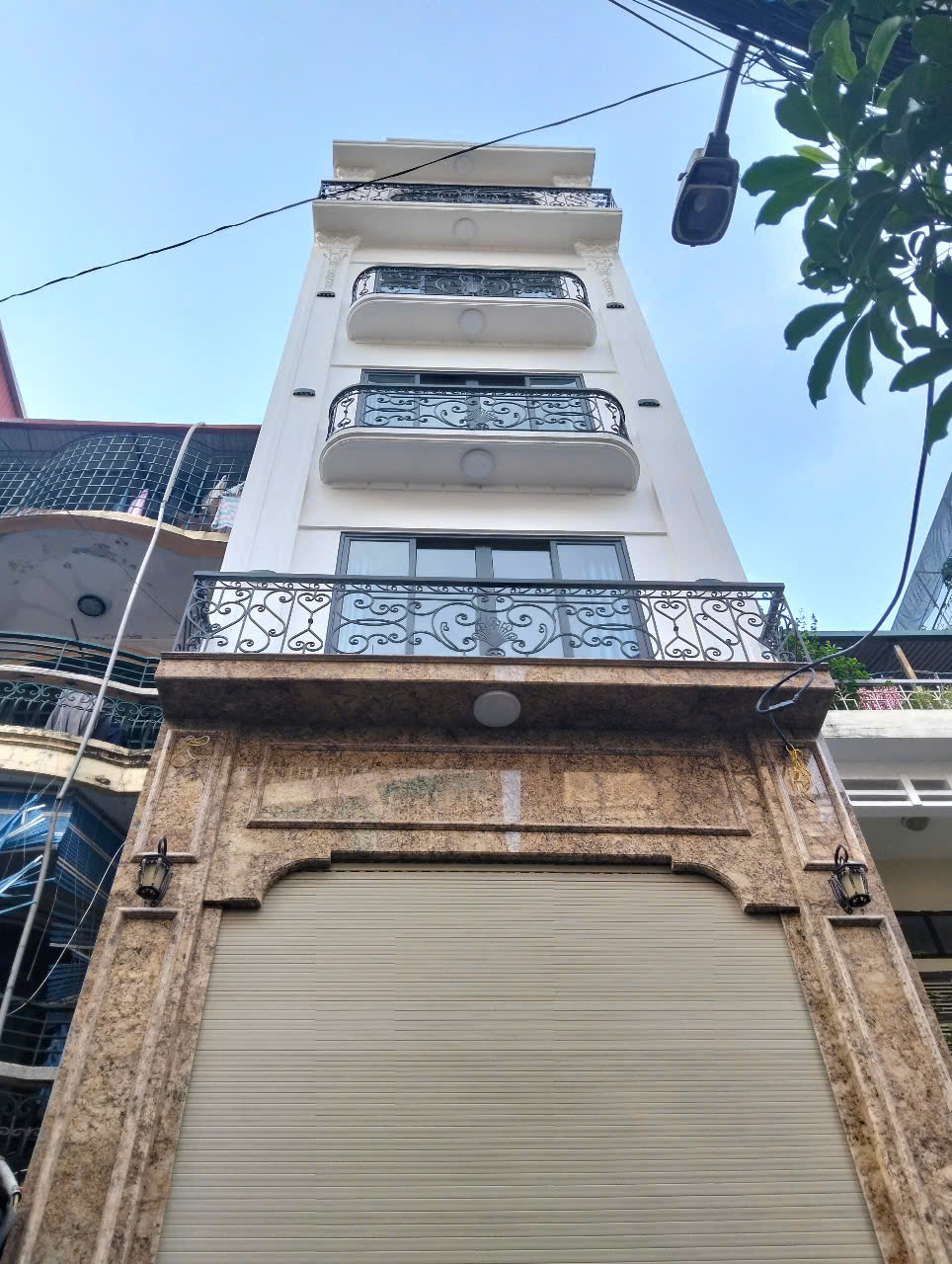 Bán Nhà Đường Khuất Duy Tiến 44m2 x 8 tầng MT 5.5m Ô tô Vào Nhà K/D 16.6 Tỷ Q. Thanh Xuân