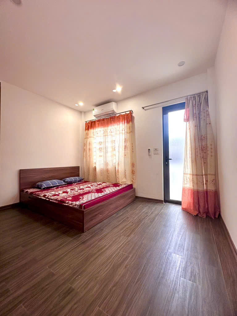 Bán đất tặng nhà đẹp Nguyễn Văn Cừ - 60m - oto Ngõ Nông - nhỉnh 12 tỷ (Thương lượng)