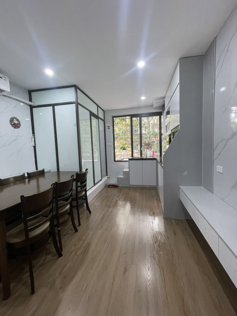 Bán nhà tập thể phố 8/3 sử dụng 60m2 view thoáng có sân chơi giá chỉ 2.8 tỷ