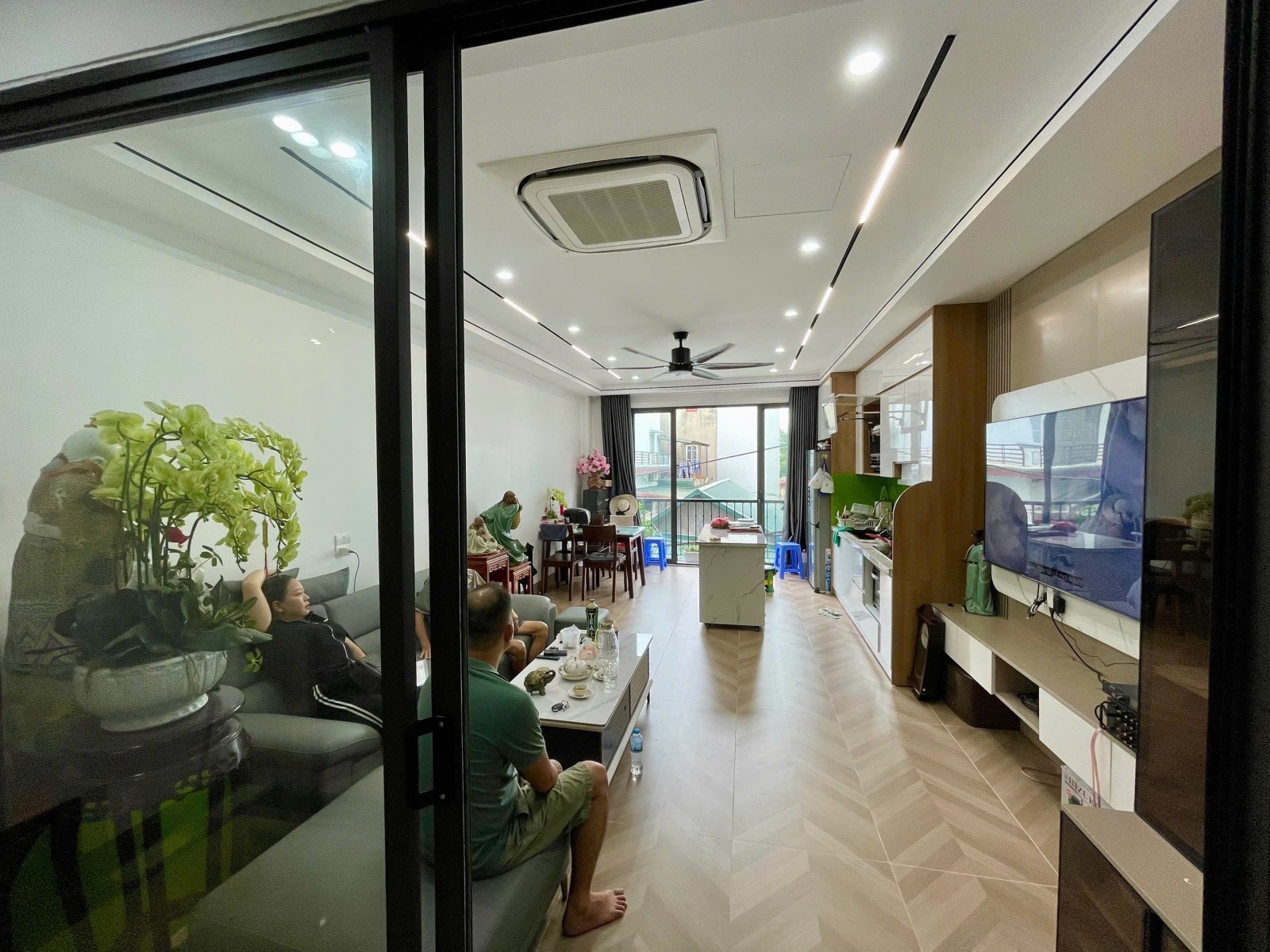 SIÊU PHẨM KẺ TẠNH, LONG BIÊN – NHÀ 6 TẦNG THANG MÁY – GARA Ô TÔ – FULL NỘI THẤT – DT 47M, 11.2 TỶ