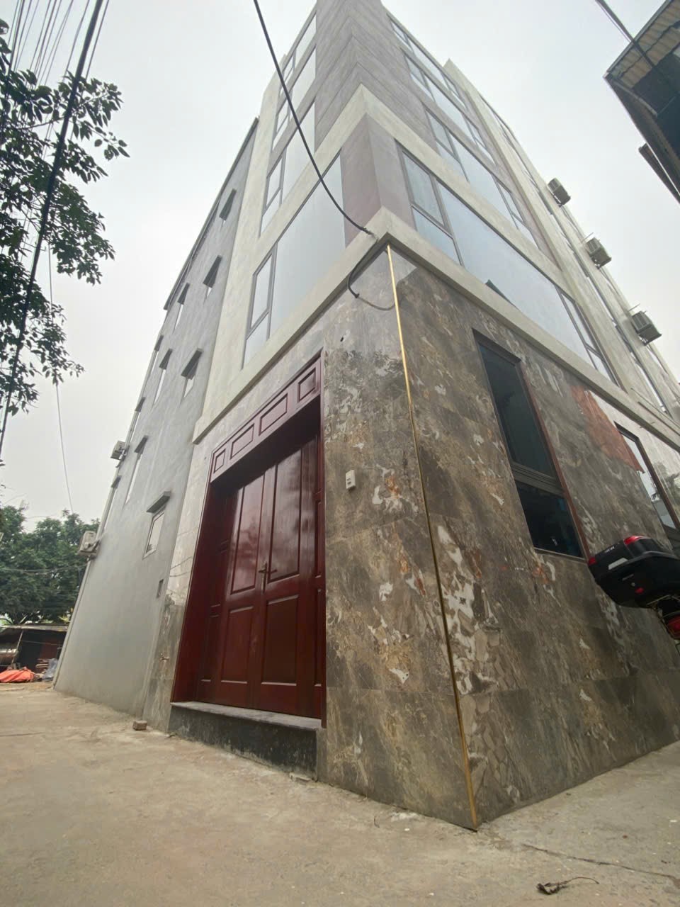 BÁN NHÀ PHÂN LÔ CỰC ĐẸP - 6 TẦNG THANG MÁY - Ô TÔ TRÁNH - VỈA HÈ RỘNG - 2 MẶT THOÁNG - CÁCH MẶT PHỐ 17M - GIÁ CHÀO 11.5