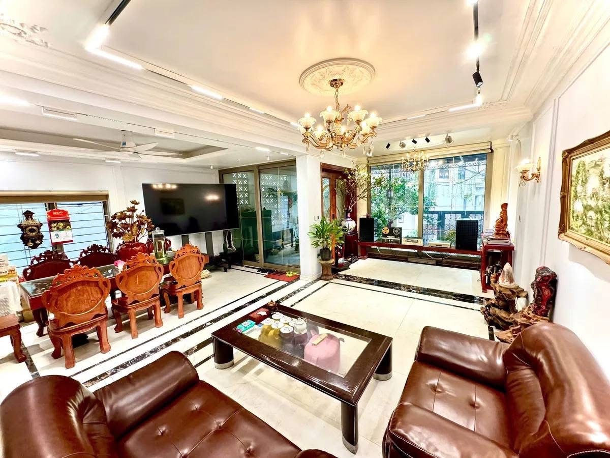 CHỈ 22 TỶ SỞ HỮU NHÀ 6 TẦNG, THANG MÁY, LÔ GÓC, GẦN PHỐ,GARA Ô TÔ,KINH DOANH QUẬN CẦU GIẤY.