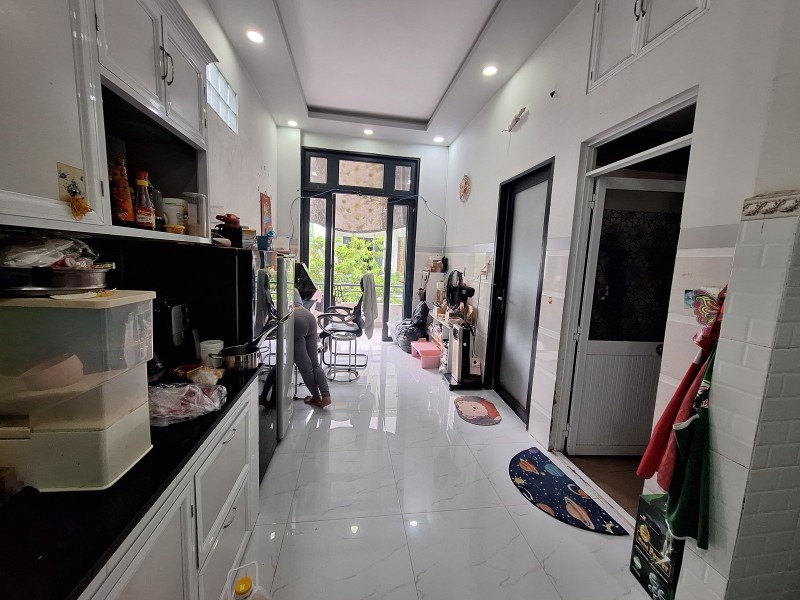 Bán nhà Phước Long B, DT 80m2, 4 tầng, 9PN, 9WC, Q.9, 7.25 tỷ, sổ hồng