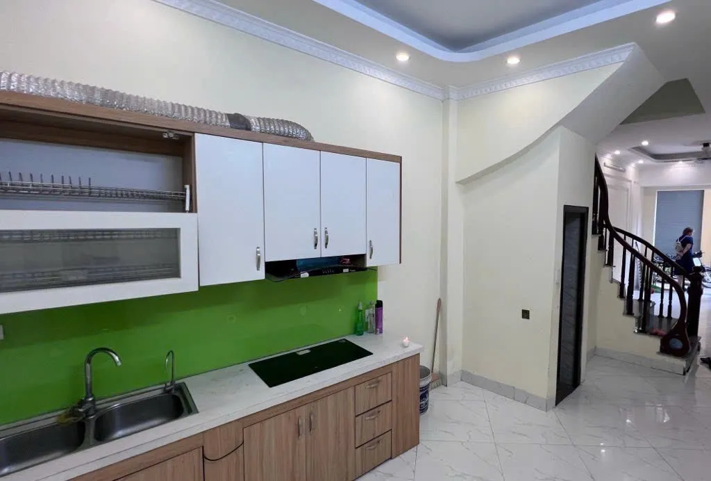 NHÀ MỚI Phố Ngọc Thụy NGÕ THÔNG Ô TÔ 35 m2 X 5 tầng, 8.7 tỷ Long Biên.