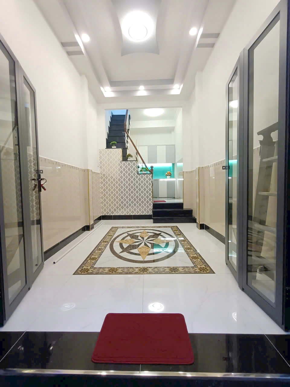 Nhà mới 1lầu/2PN hẻm thông 28 Dương Bá Trạc P2Q8