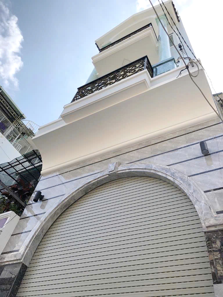 Nhà 5 tầng Mặt tiền đối diện chợ Rạch Ông P2 Q8