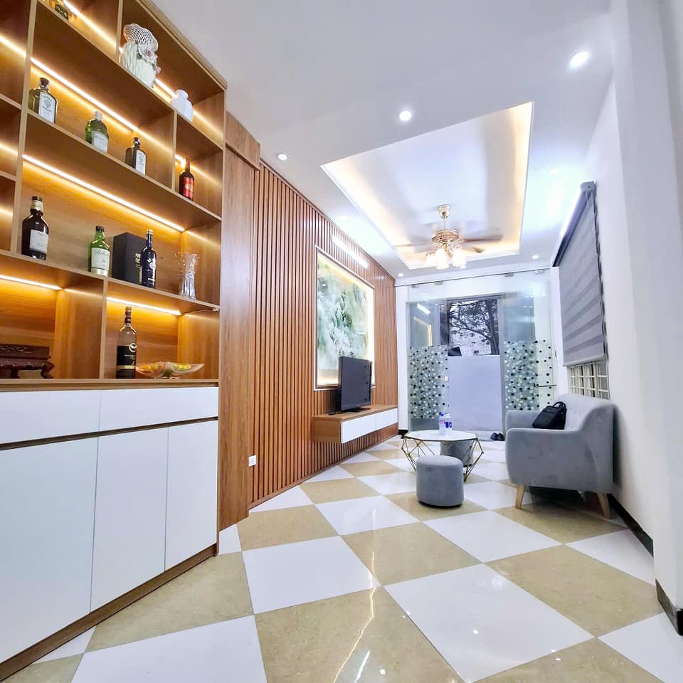 Giá tốt nhất thị trường. 39m x 5 tầng, mặt 4.8m. Nhà đẹp ở ngay